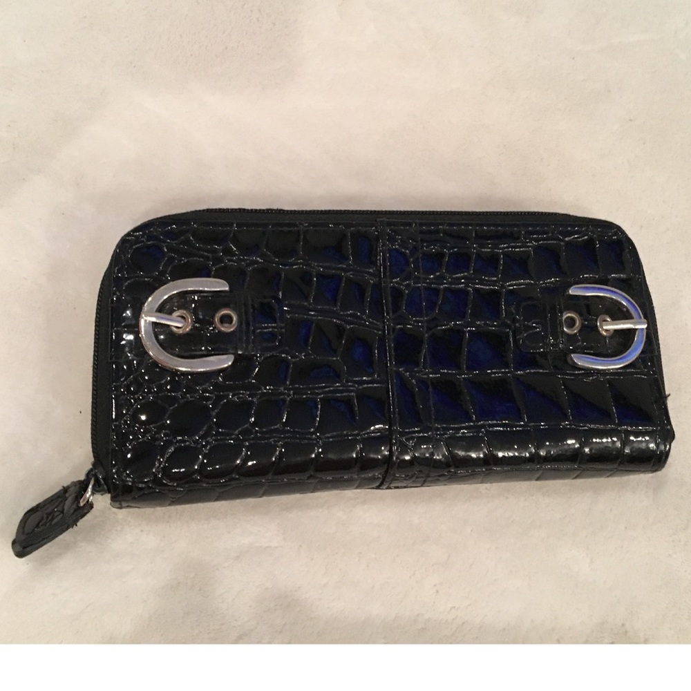 Black shiny wallet w/ double zippers